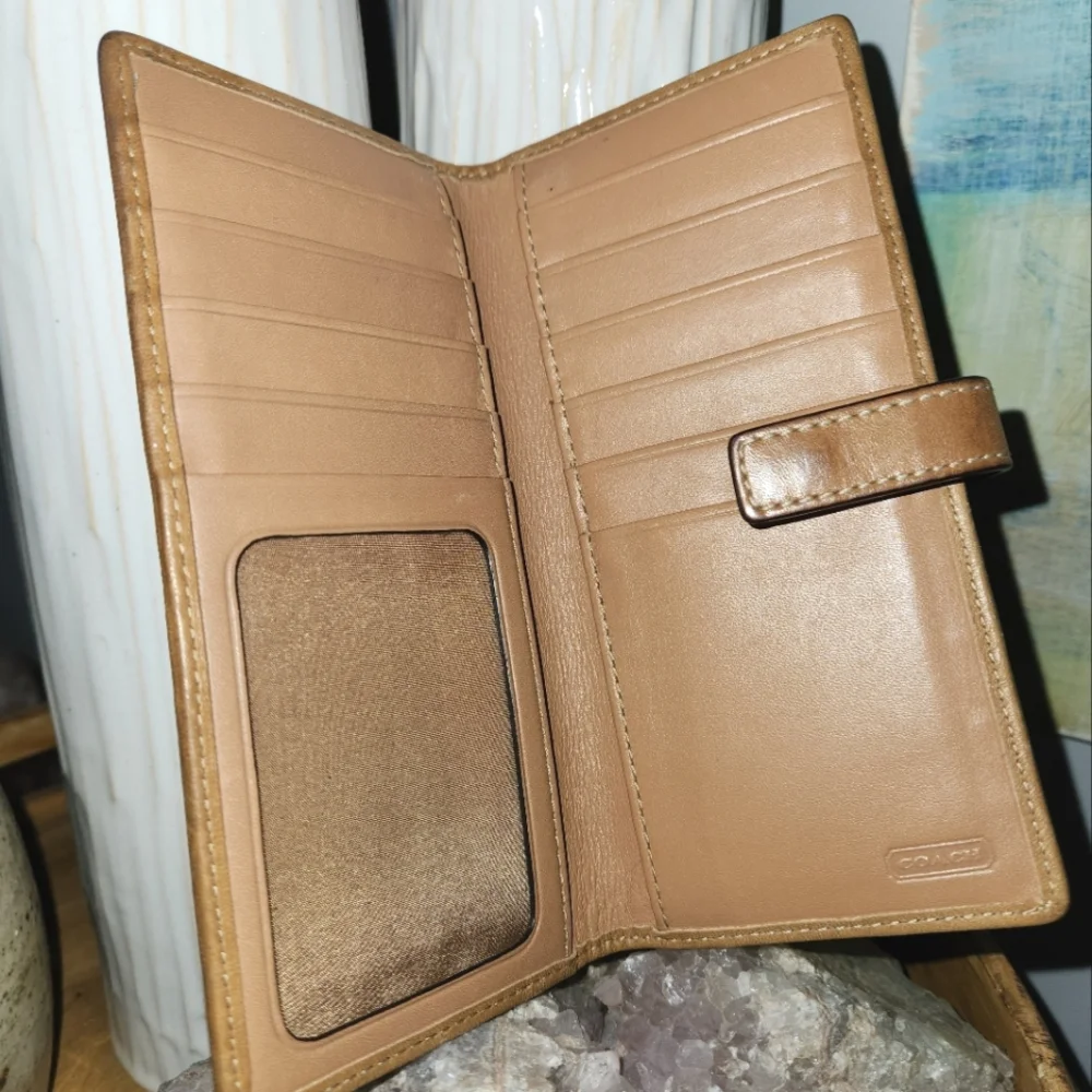 Classic COACH wallet with snap closure - Picture 7 of 8